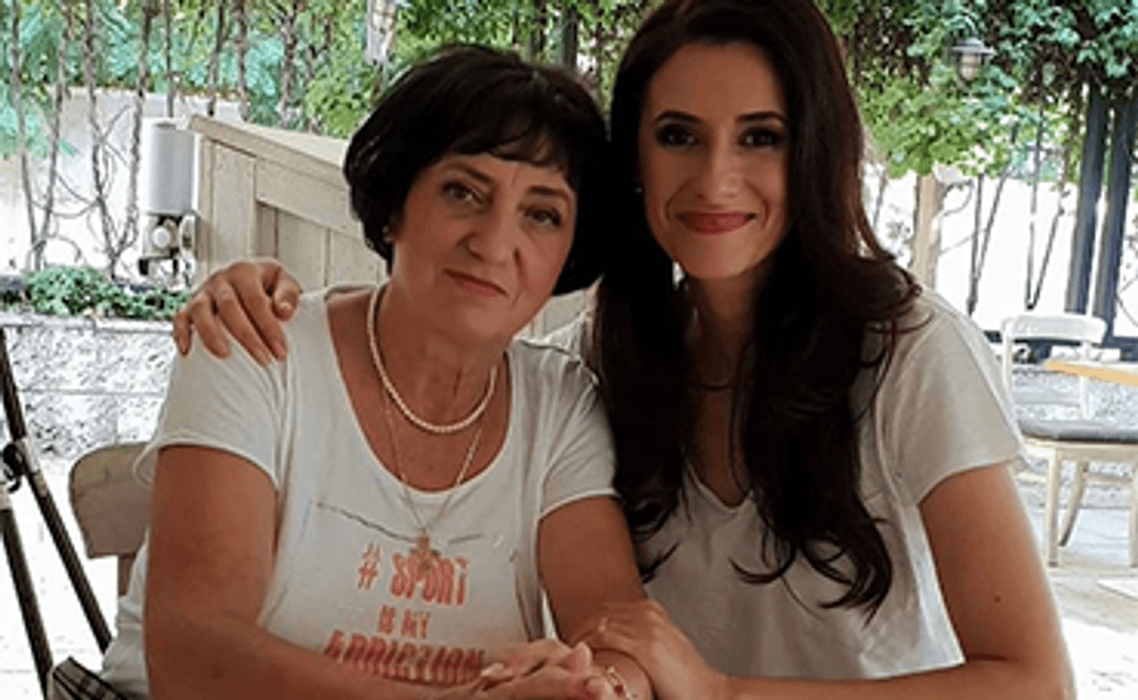 Elena și Iuliana Tudor, mamă și fiică, umăr la umăr, prin viață / Sursă foto: Facebook