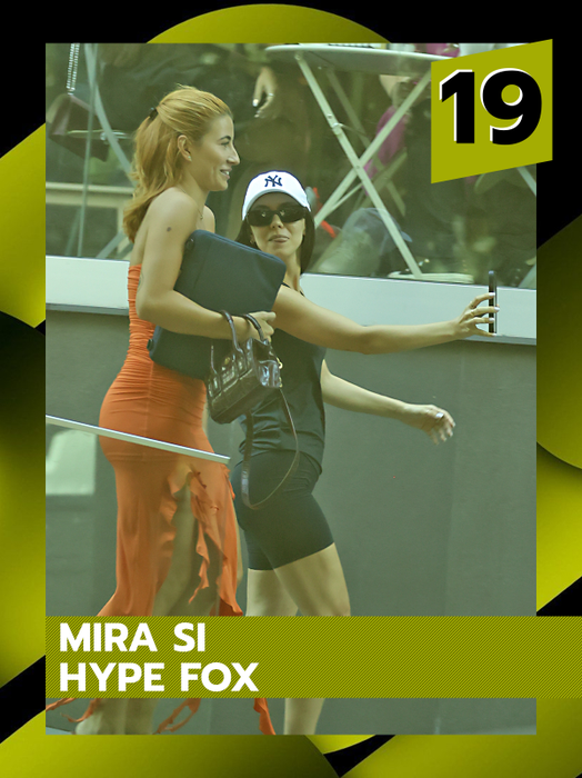 TOP 50 de vedete care au înfierbântat rețelele! Mădălina Ghenea, Bianca Drăgușanu și Antonia au transformat selfie-ul în artă