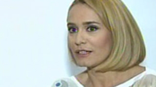 VIDEO Andreea Esca iubeste stilul: "A fi frumos nu inseamna si scump! Am purtat la o nunta o rochie de 200 de lei si am fost cea mai admirata"