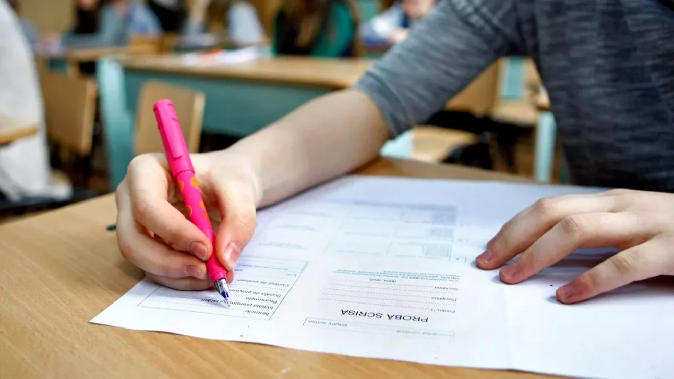 Simulare Evaluare Națională 2023. Modele de subiecte la limba română și matematică. Când încep probele