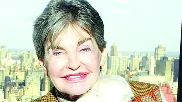 Cainele Leonei, mai sarac cu 10 milioane $