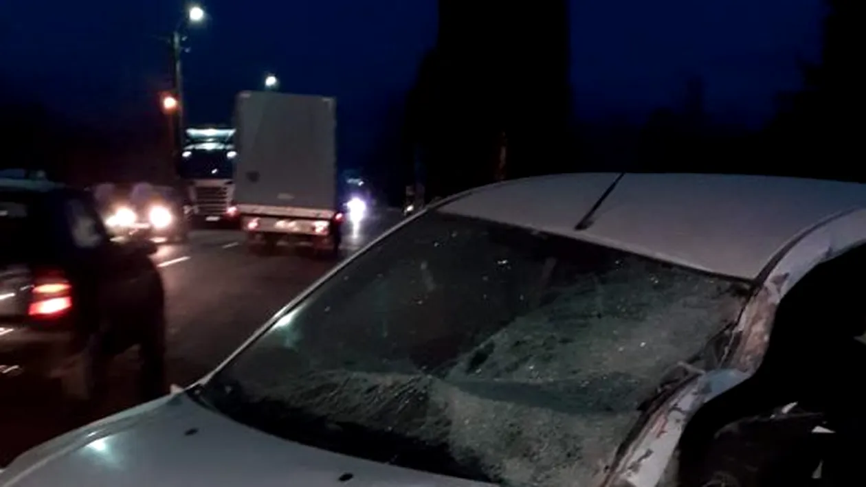 Accident mortal pe DN 71, în Dâmbovița. Un camion și un autoturism s-au ciocnit violent