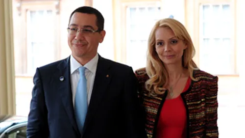 Victor Ponta si sotia, la banchetul de la Palatul Buckingham, alaturi de Michelle Obama si Dmitri Medvedev! Daciana Sarbu, eleganta intr-o tinuta Dana Budeanu, la receptia reginei!