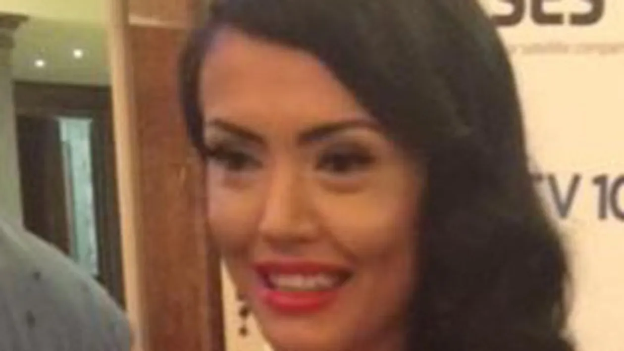 Andreea Mantea, apariţie răvăşitoare la un eveniment monden! A atras toate privirile cu acest decolteu