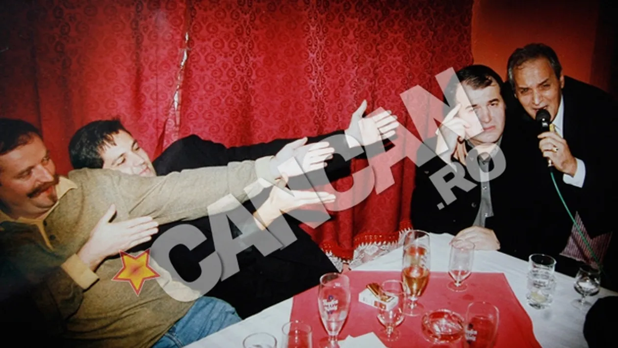 Imaginea suferintei lui Florin Calinescu! Vezi o fotografie de colectie cu el innecandu-si amarul intr-un pahar de vin cu Nelu Ploiesteanu cantandu-i melodii de jale