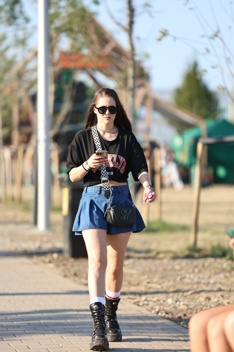 Ce ținute se poartă la Beach, Please! CANCAN.RO a făcut radiografia evenimentului de la Costinești din și dincolo de scenă! Ce ținute se poartă la Beach, Please!