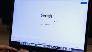 Cele 5 cuvinte și expresii pe care nu trebuie să le cauți niciodată pe Google