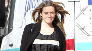 Alicia Silverstone are burtica de gravida