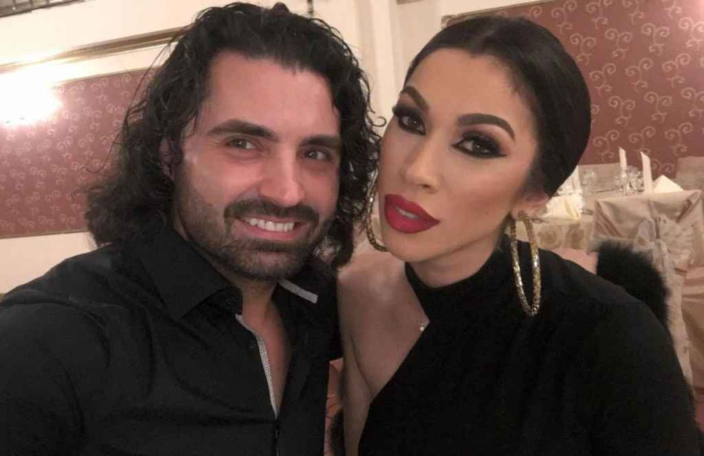 Reacția Andrei după ce Raluca a postat o fotografie de la petrecere. Pepe o sărută pe obraz
