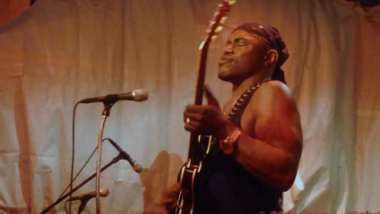 Doliu in lumea muzicii! Chitaristul de blues Eric Davis, impuscat mortal la Chicago!