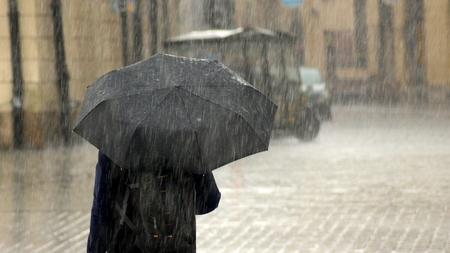 „Un ciclon autentic” vine peste România, în weekend! La ce să ne așteptăm, potrivit doctorului în climatologie Lucian Sfîcă