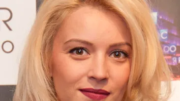 Pozele astea dovedesc ca exista vedete care arata mai bine fara machiaj? Cine crezi ca-i blonda?