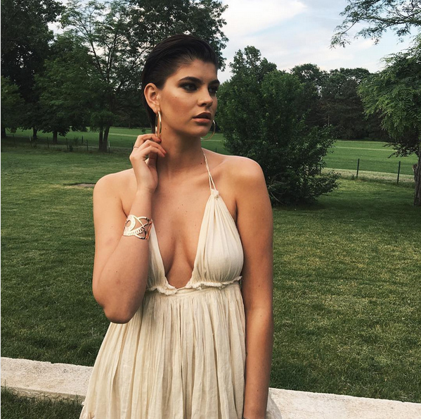 Laura Giurcanu la Elle Blogging Awards 2017 (Imagine: Instagram)