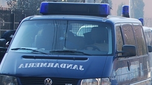 Sotul femeii lovita de masina Jandarmeriei este disperat. “Este in stare grava, au trimis-o acasa sa am grija de ea”