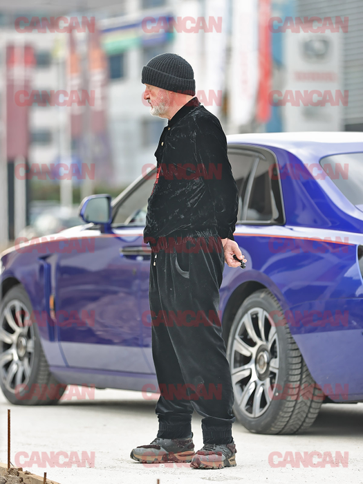 A venit în inspecție cu mașina sa preferată, un Rolls Royce