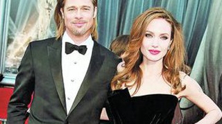Brad Pitt s-a indragostit de o actrita de 21 de ani, care poarta numele fostei sotii! Angelina Jolie este "incantata"!