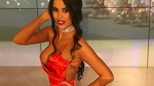 DANIELA CRUDU, total de nerecunoscut! S-a pozat aşa chiar înainte de Revelion