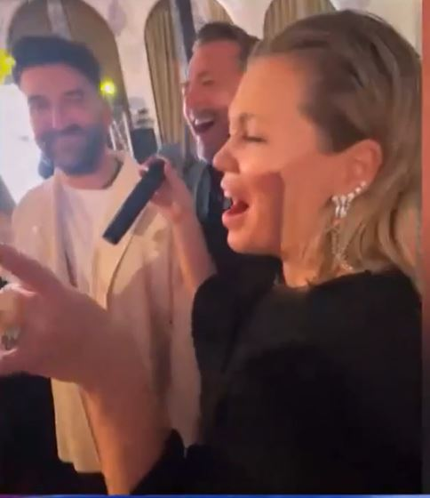 Gina Pistol a cântat la nunta Monicăi Bîrlădeanu cu Valeriu Gheorghiță! Așa n-ai mai văzut-o pe prezentatoarea MasterChef, de la PRO TV