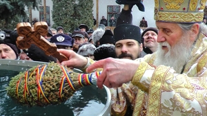 Câte zile se bea Agheasma Mare, de fapt. Cum trebuie păstrată