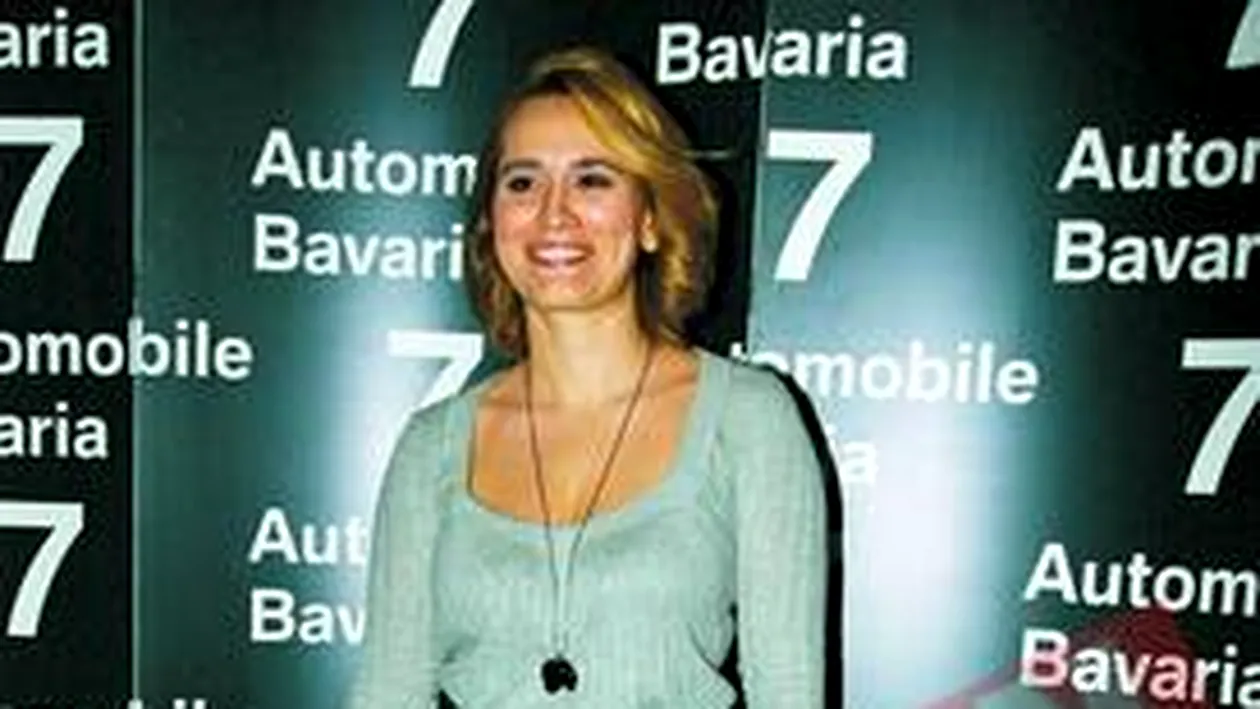 Andreea Esca a fost la un pas sa-si scoata ochiul