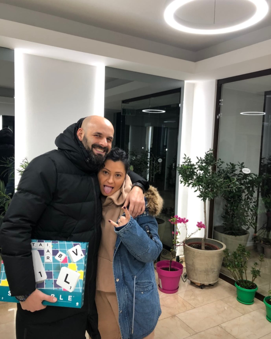 Fosta soție a lui Nosfe, în formula de trei acasă! Cine are grijă de copila de 9 ani: ”Acum este cu fetița!”