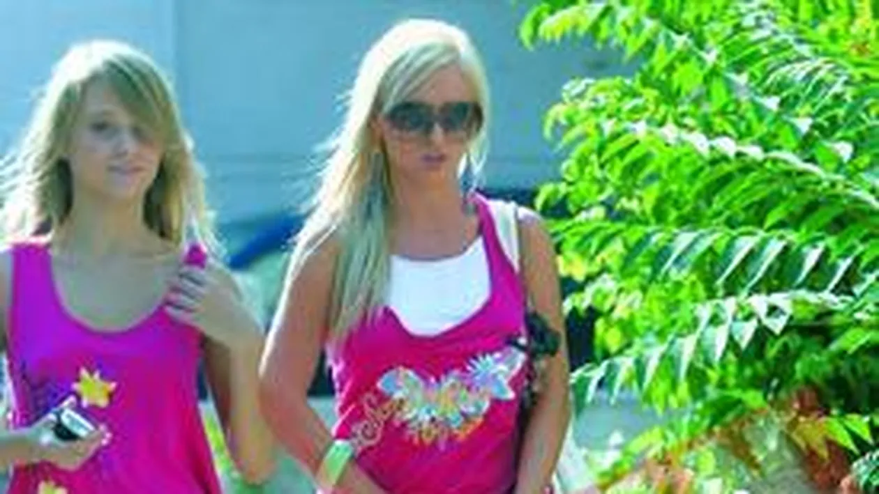 Delia a strabatut Bucurestiul cu pantalonii descheiati