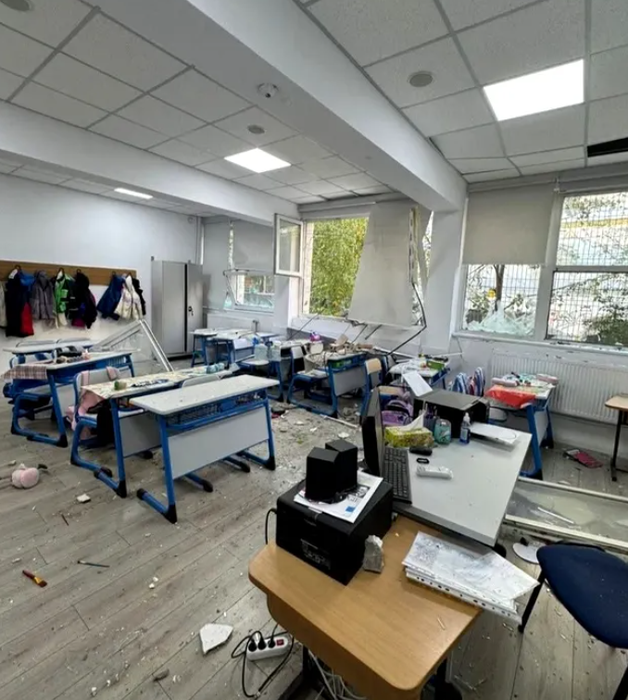 Clasele de curs ale Liceul Teoretic ”Dimitrie Bolintineanu” au fost distruse din cauza exploziei/ sursă foto: ISU București