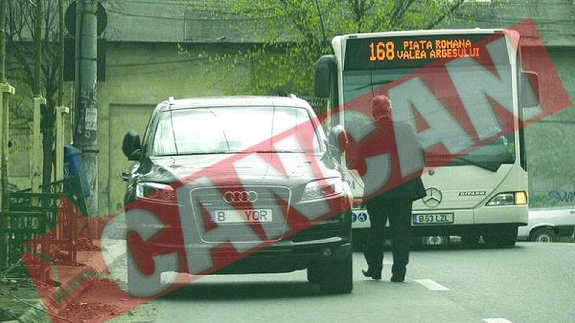 Iordanescu a blocat doua autobuze pentru a lua ziare