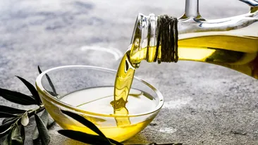 Cât de sănătos este, de fapt, uleiul de măsline? Vedeta dietei mediteraneene, cu beneficii demonstrate pentru sănătate