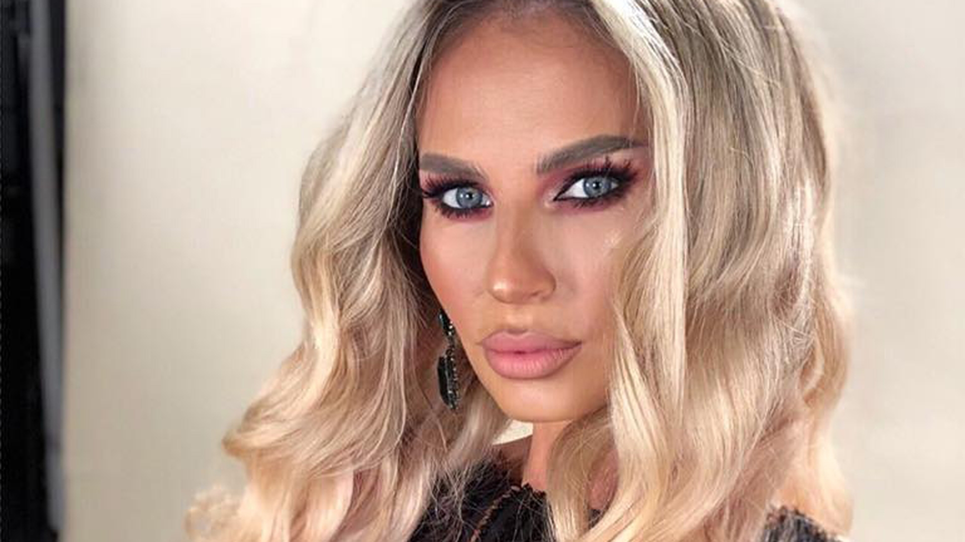 Andreea Bănică, de nerecunoscut pe Instagram! Are sau nu operații estetice?