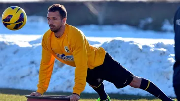 Necazurile se tin scai de Sanmartean! Dupa drama sotiei, stelistul s-a accidentat din nou si a aflat ca are conturile blocate!