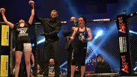 S-a apucat de sporturile de contact dupa ce s-a indragostit nebuneste! Afla povestea fabuloasa a unei luptatoare de MMA din tara!