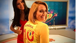 ANDREEA ESCA şi CORINA CARAGEA, mesaj pentru tricolori! Cum s-au pozat cele două vedete