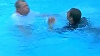 VIDEO Cristian Tantareanu, erou de ocazie! A salvat de la inec o persoana care a sarit din elicopter!