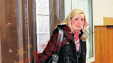 Sexy-politista, data pe mana procurorilor