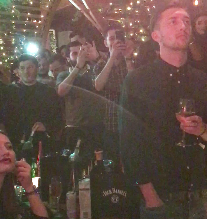 Tănase a zâmbit tot timpul cât s-a aflat în club