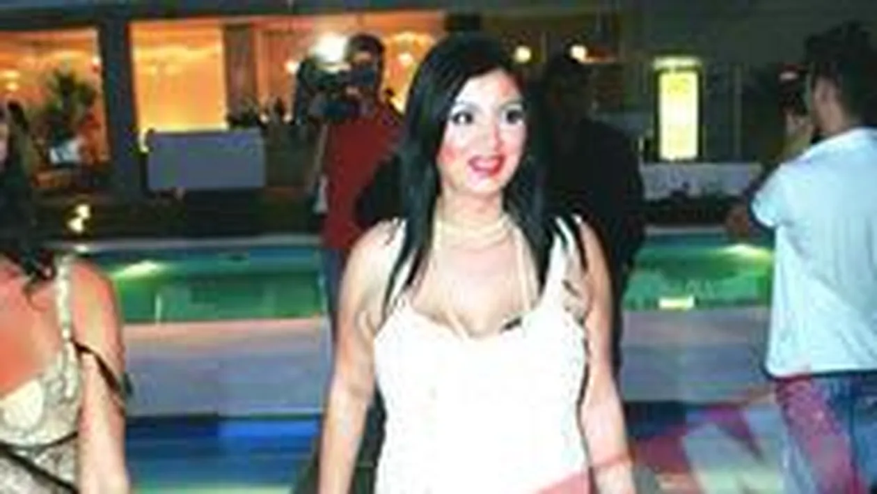 Adriana Bahmuteanu, operatie estetica dupa a doua nastere