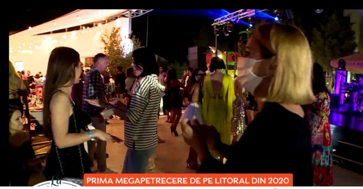 Distanțarea nu pare să fi fost cuvântul de ordine al petrecerii la care s-ar fi infectat Andreea Esca