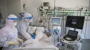 Un asistent medical este în stare gravă, după ce s-a vaccinat anti Covid-19