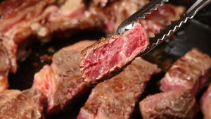 Carnea care nu are colesterol mai deloc, potrivit prof. Horațiu Moldovan. Ce spune despre suplimente alimentare și vin?