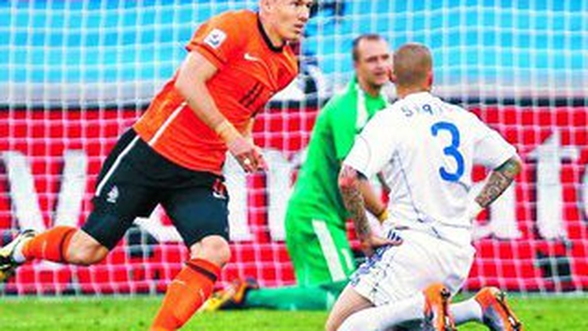 Salvati de "magicianul" Robben