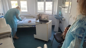 Răzvan Coșoreci, un elev din Târgu Jiu, a dat BAC-ul la română de pe patul de spital. În urmă cu o zi, fusese operat