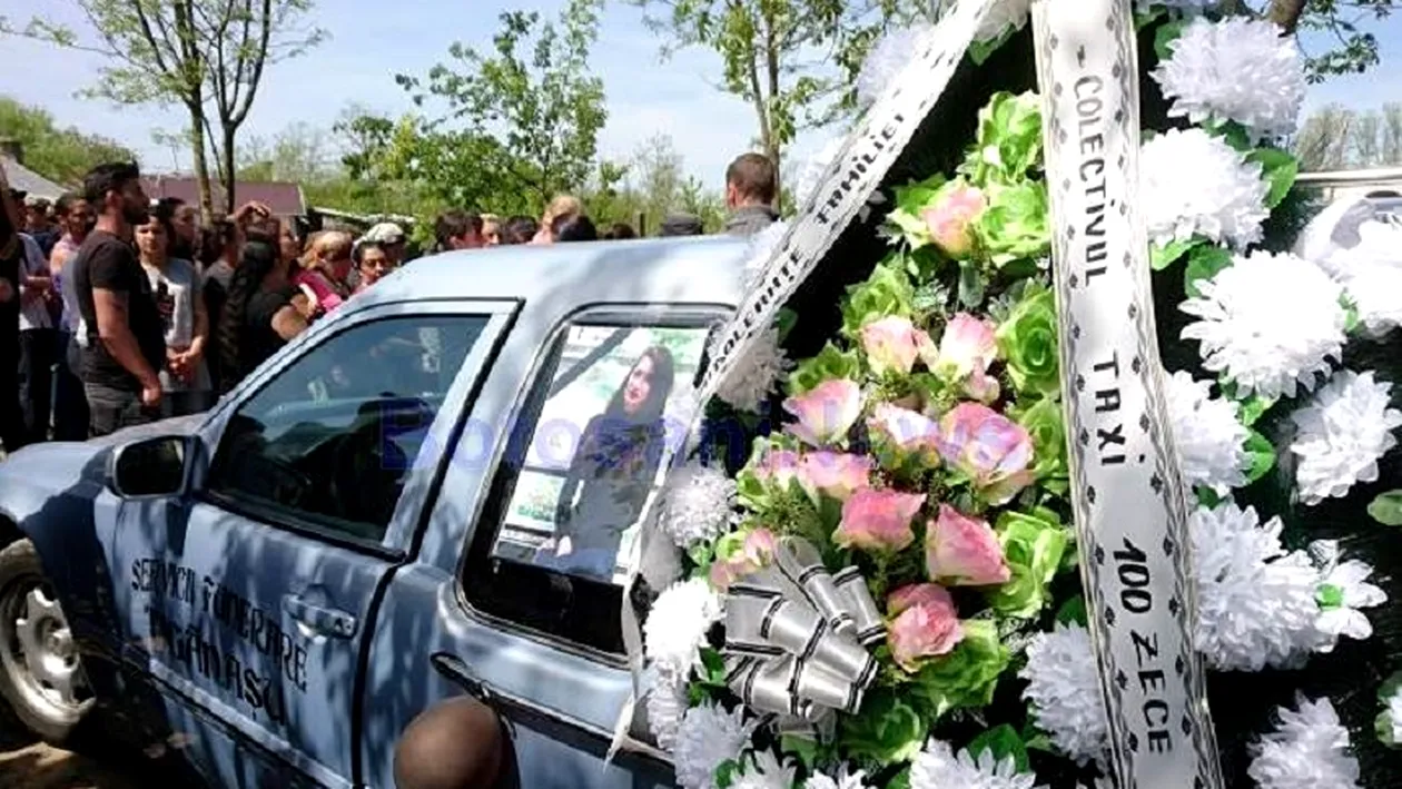 Petronela, tânăra din Botoșani ucisă cu 30 de lovituri de cuțit, înmormântată în rochie de mireasă! Imagini sfâșietoare