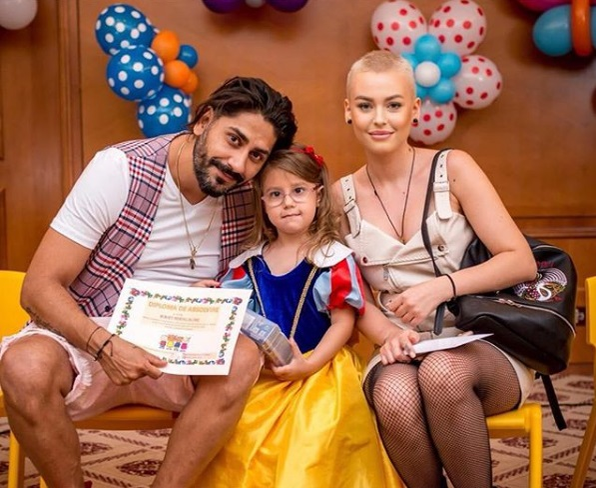 Soția lui Connect-R, apariție sexy la serbarea fiicei sale de la grădiniță! Artistul s-a destăinuit: “Tati e cel mai fericit și cel mai mândru”
