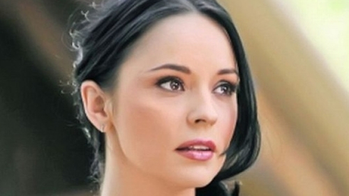 Asa arata acum 10 ani! Andreea Marin, pe vremea cand purta fusta foarte scurta, fara sa se gandeasca la cure de slabire!