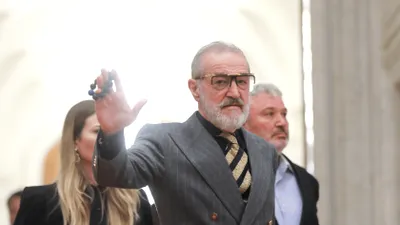 Câți bani i s-au cerut șpagă lui Gigi Becali pentru a intra la facultate. „Plâng singur în mașină și mă gândesc”