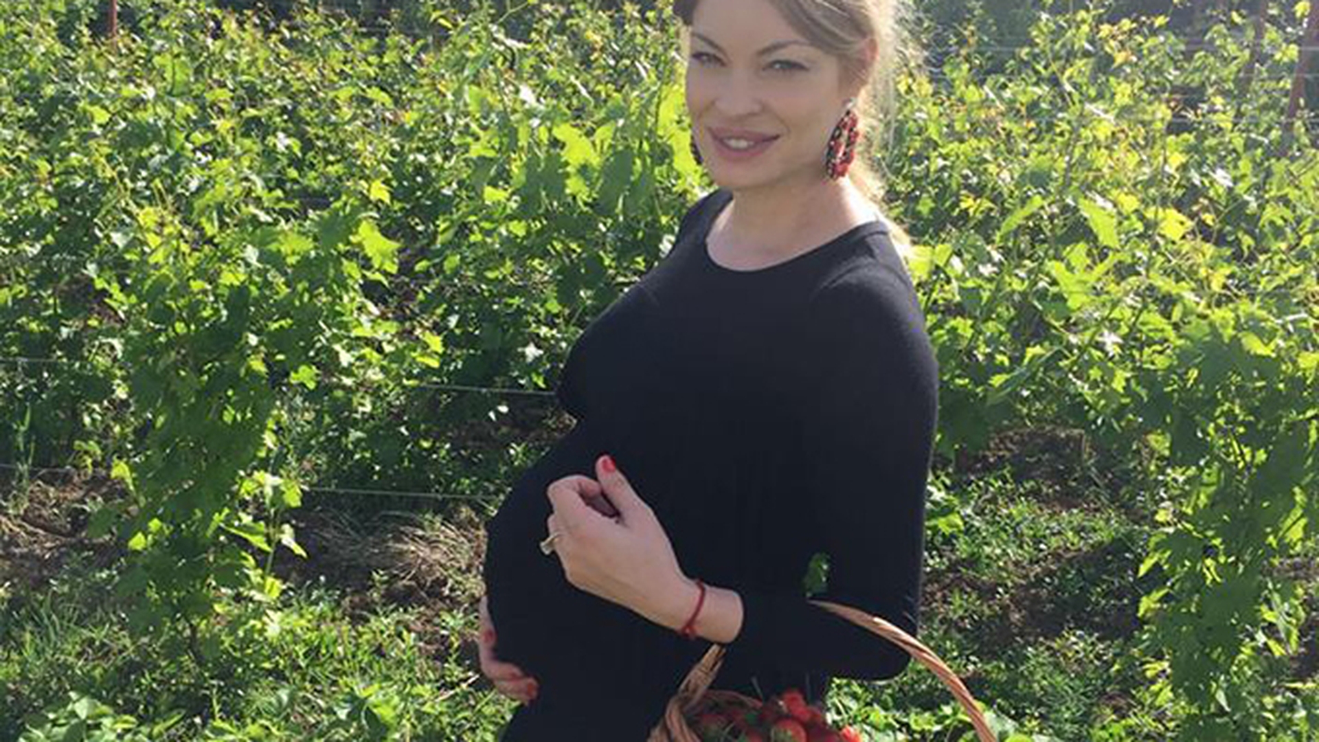 VALENTINA PELINEL, în travaliu! Blonda se pregăteşte să aducă pe lume primul ei copil