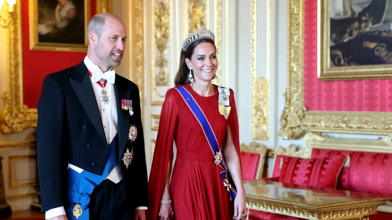 Ce semnificație APARTE are accesoriul purtat de Prințesa Kate la banchetul dat în onoarea lui Emmanuel Macron