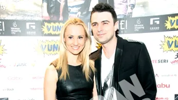 Bebelusa Oana a nimerit la rubrica Bine imbracati! Sexy intr-o rochie mulata din piele!