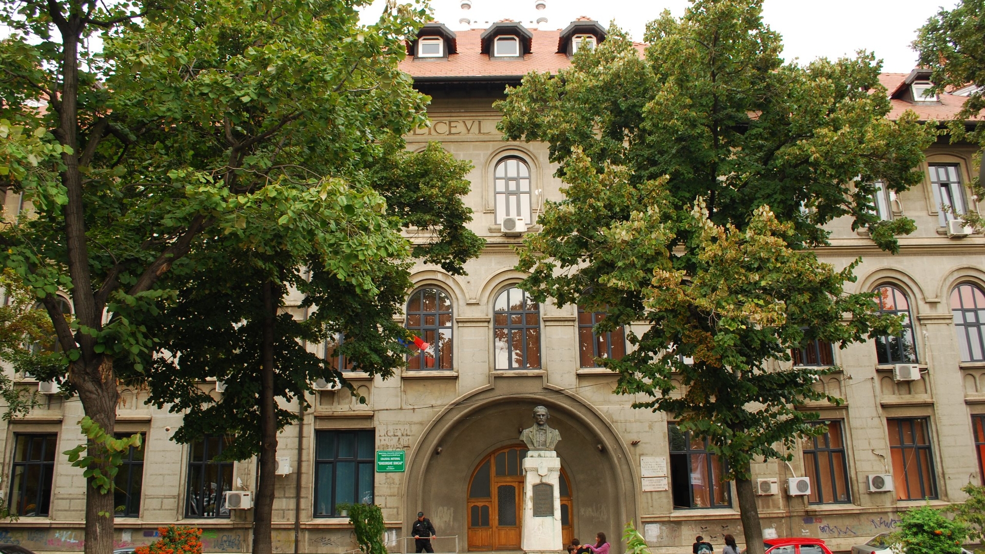 Probleme la Colegiul ”Gheorghe Șincai” din Capitală. Unitatea de învățământ ar fi „ascuns” un caz de coronavirus